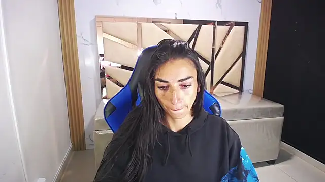 Snapshot of Maily_a_ chatting on 01/10/26, 02:57 Maily a online show from 01/10/26, 02:57