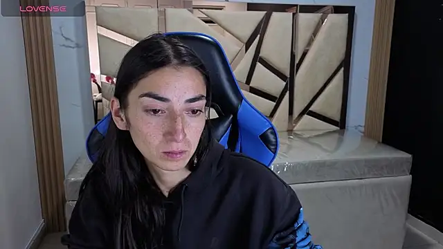 Snapshot of Maily_a_ chatting on 02/13/26, 03:13 Maily a online show from 02/13/26, 03:13