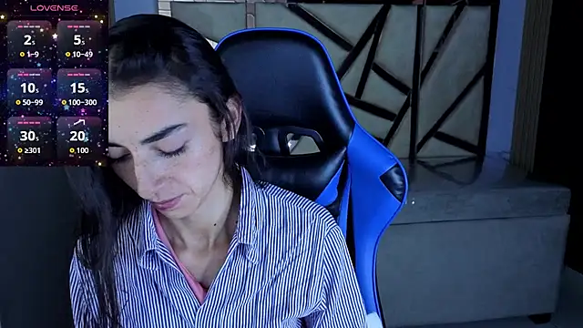 Snapshot of Maily_a_ chatting on 02/15/26, 12:58 Maily a online show from 02/15/26, 12:58