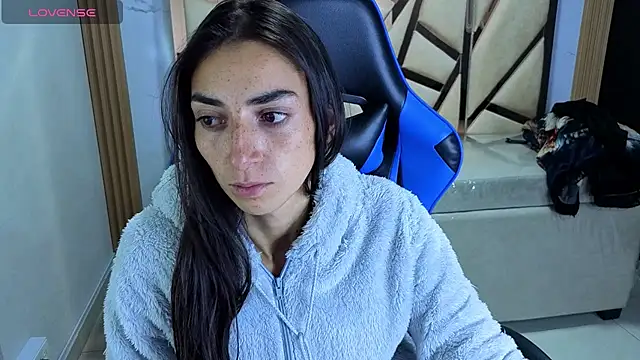 Snapshot of Maily_a_ chatting on 02/17/26, 02:41 Maily a online show from 02/17/26, 02:41