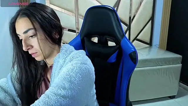 Snapshot of Maily_a_ chatting on 02/18/26, 02:40 Maily a online show from 02/18/26, 02:40