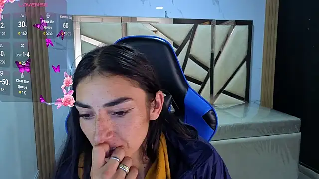 Snapshot of Maily_a_ chatting on 02/26/26, 02:43 Maily a online show from 02/26/26, 02:43