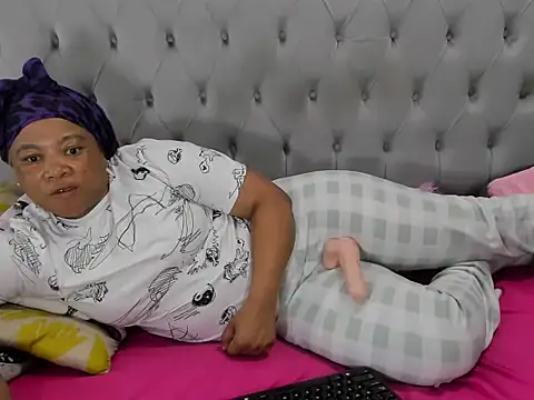 massive booty25 online show from 12/17/25, 07:03