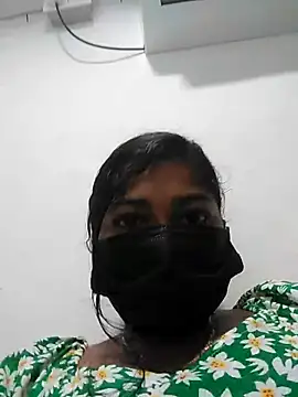 Snapshot of TAMIL_AMMUKUTTYY chatting on 10/18/25, 06:48 TAMIL AMMUKUTTYY online show from 10/18/25, 06:48