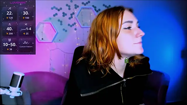 Snapshot of casey_meow_ chatting on 11/10/25, 09:52 casey meow online show from 11/10/25, 09:52