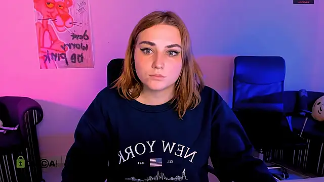 Snapshot of casey_meow_ chatting on 12/05/25, 10:13 casey meow online show from 12/05/25, 10:13