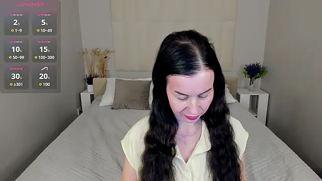 Stella Leon online show from 10/18/25, 01:08