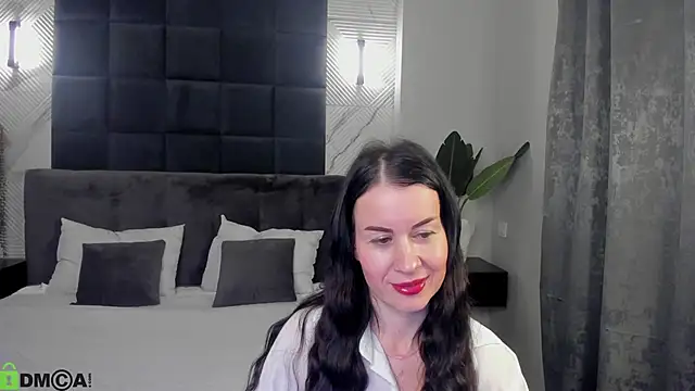 Stella Leon online show from 10/19/25, 01:28