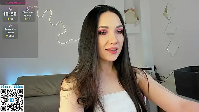 Helen Spark online show from 11/19/25, 01:49