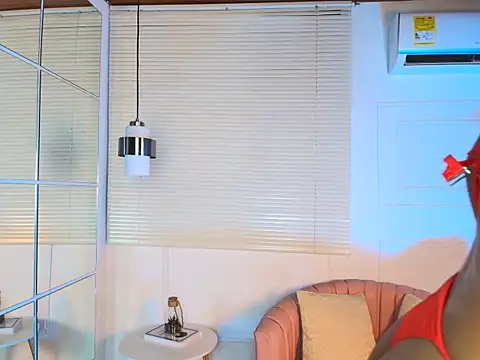 alessia moon1 online show from 10/14/25, 12:50