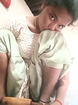 Hot Shredha online show from 09/28/25, 02:39