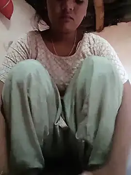 Hot Shredha online show from 09/30/25, 01:32