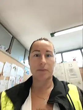 bichota85 online show from 10/03/25, 10:34