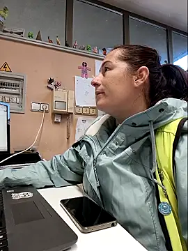 bichota85 online show from 11/10/25, 10:58