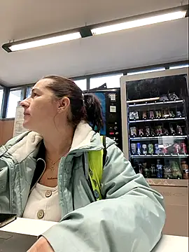 bichota85 online show from 11/24/25, 11:10