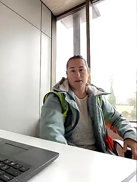 bichota85 online show from 12/02/25, 10:20