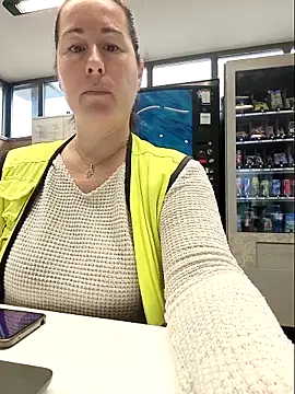 bichota85 online show from 04/23/26, 08:57