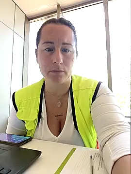 bichota85 online show from 04/24/26, 09:23