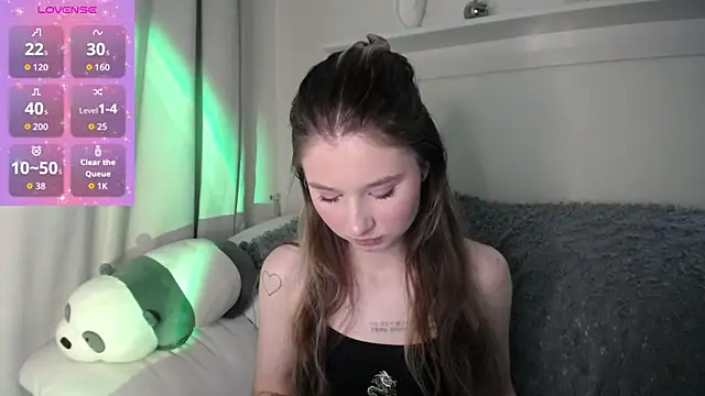 Snapshot of _Lua__ chatting on 10/10/25, 11:42 Lua online show from 10/10/25, 11:42