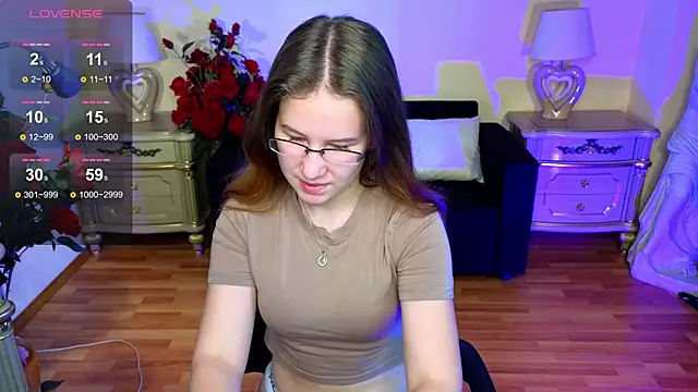 Lisa Roses online show from 09/30/25, 04:17