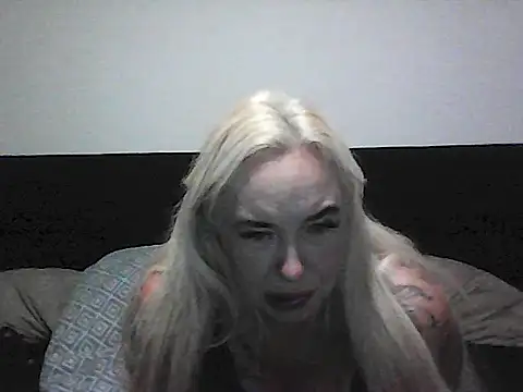 SweetLilith01 online show from 09/19/25, 07:03