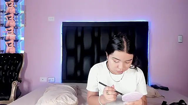 LunaWiill  online show from 11/08/25, 12:16