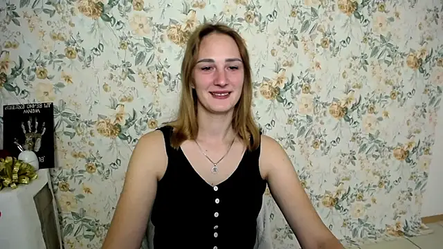 Snapshot of Milana_Cutie_ chatting on 09/23/25, 05:54 Milana Cutie online show from 09/23/25, 05:54