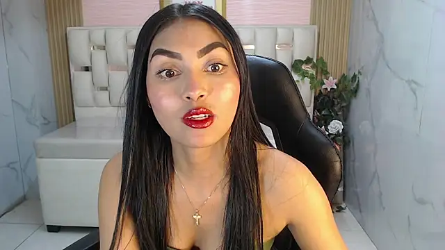 lissandra s online show from 11/18/25, 08:35