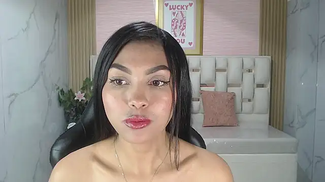 lissandra s online show from 11/21/25, 08:18