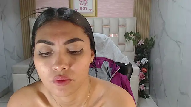 lissandra s online show from 11/29/25, 09:34