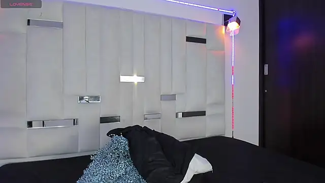 Snapshot of Jacob19_ chatting on 10/01/25, 12:00 Jacob19  online show from 10/01/25, 12:00