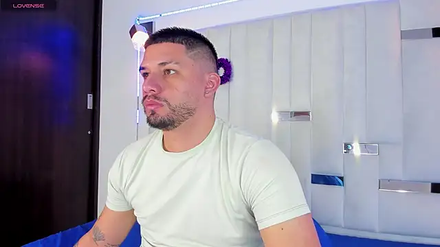 Snapshot of Jacob19_ chatting on 11/02/25, 12:18 Jacob19  online show from 11/02/25, 12:18