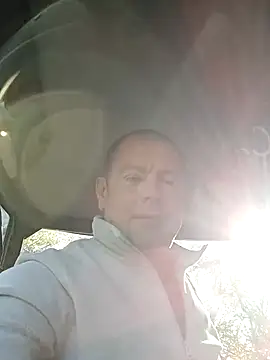 Snapshot of hugoboys4576 chatting on 09/18/25, 07:32 hugoboys4576 online show from 09/18/25, 07:32