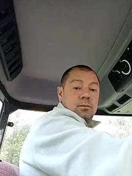 Snapshot of hugoboys4576 chatting on 10/01/25, 08:20 hugoboys4576 online show from 10/01/25, 08:20