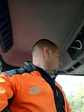 Snapshot of hugoboys4576 chatting on 10/07/25, 06:54 hugoboys4576 online show from 10/07/25, 06:54