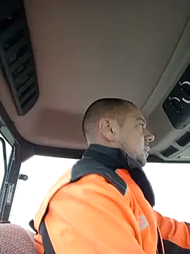 Snapshot of hugoboys4576 chatting on 10/09/25, 06:55 hugoboys4576 online show from 10/09/25, 06:55