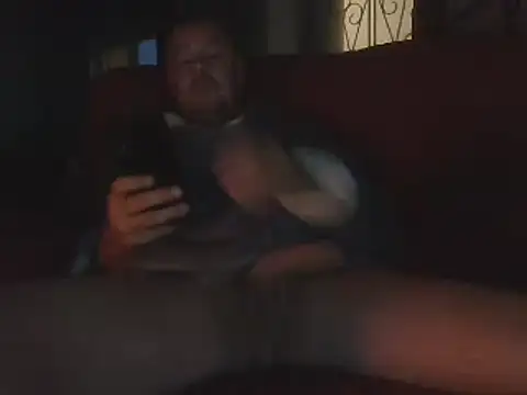 Snapshot of hugoboys4576 chatting on 10/12/25, 05:28 hugoboys4576 online show from 10/12/25, 05:28