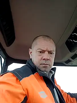 Snapshot of hugoboys4576 chatting on 10/14/25, 07:09 hugoboys4576 online show from 10/14/25, 07:09