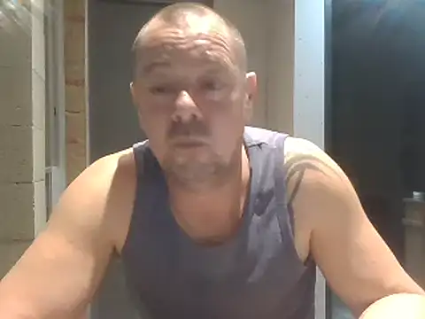 Snapshot of hugoboys4576 chatting on 10/20/25, 04:40 hugoboys4576 online show from 10/20/25, 04:40