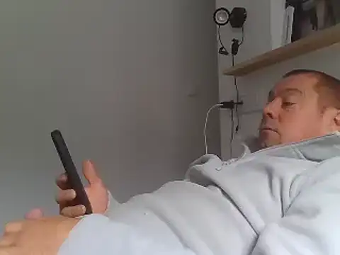 Snapshot of hugoboys4576 chatting on 10/28/25, 11:14 hugoboys4576 online show from 10/28/25, 11:14