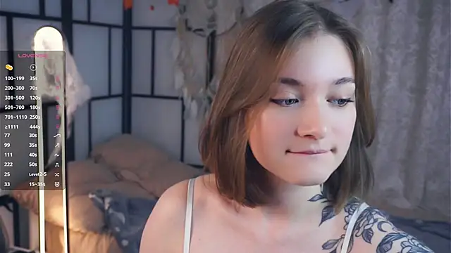 JinnySitts online show from 11/08/25, 08:51