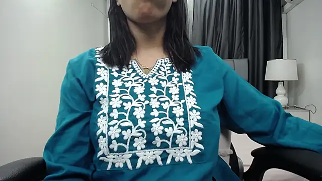 Snapshot of kashvi_ chatting on 02/14/26, 07:10 kashvi online show from 02/14/26, 07:10