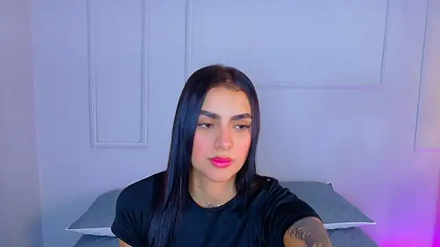 Snapshot of ElectraScot chatting on 11/27/25, 07:05 ElectraScot online show from 11/27/25, 07:05