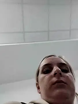 Snapshot of Tatka95 chatting on 09/17/25, 06:48 Tatka95 online show from 09/17/25, 06:48