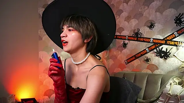 Snapshot of sandzu_ chatting on 10/27/25, 08:24 sandzu online show from 10/27/25, 08:24