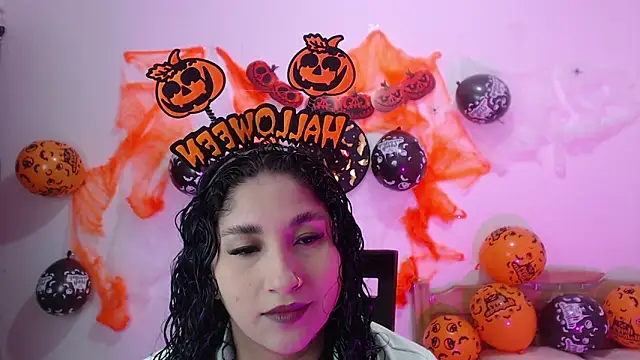 Snapshot of Gia_Dior chatting on 10/10/25, 12:42 Gia Dior online show from 10/10/25, 12:42