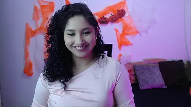 Snapshot of Gia_Dior chatting on 10/23/25, 11:14 Gia Dior online show from 10/23/25, 11:14