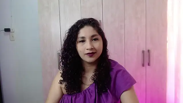 Snapshot of Gia_Dior chatting on 11/03/25, 08:21 Gia Dior online show from 11/03/25, 08:21