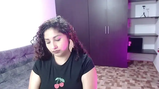 Gia Dior online show from 03/16/26, 11:42