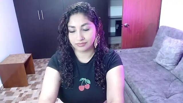 Gia Dior online show from 03/28/26, 10:09